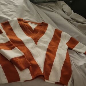Source Unknown Orange and White V-Neck Sweater